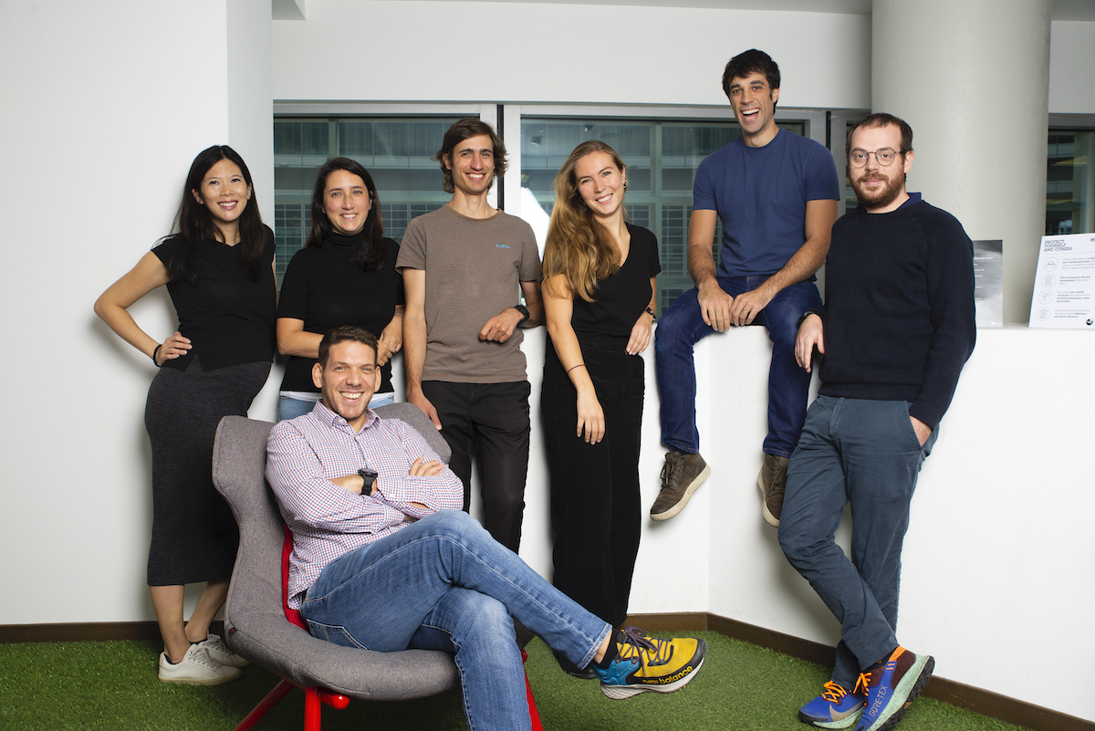 Il team di Serenis riunito negli uffici della società